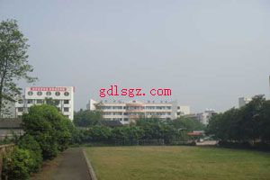 武胜万善职业中学环境