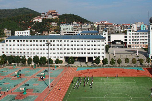 唐山市龙泉中学图片