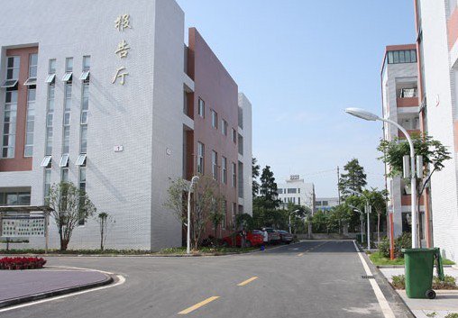 武汉第三寄宿中学图片