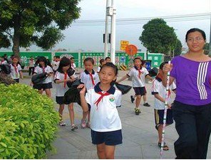 东莞南城阳光第五小学图片