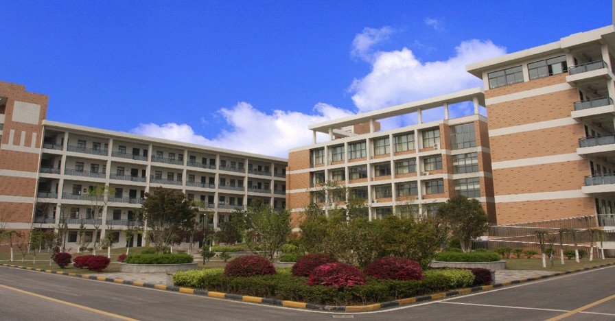 南京市清水亭学校初中部图片