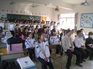 中山市南区良都中学图片