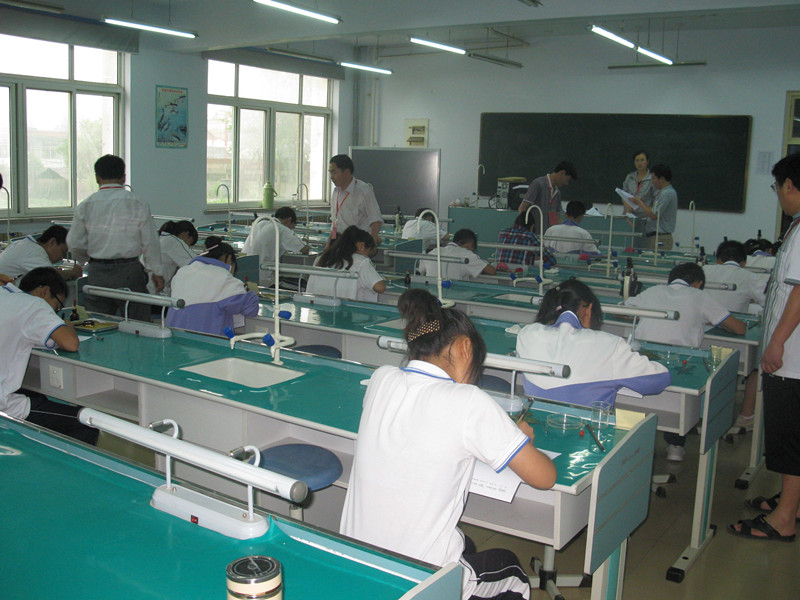 济南市章丘曹范中学图片