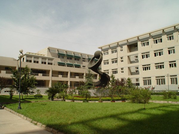 北京市八一中学图片