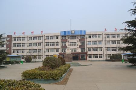 泰安市东平县实验中学图片