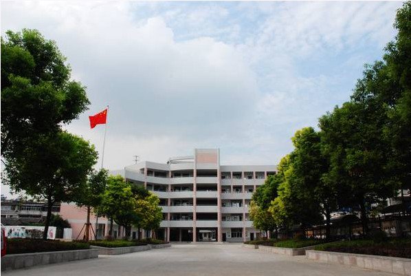 扬州市育才小学东区校图片