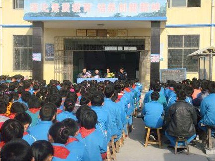 济宁市纸坊镇东刘小学图片