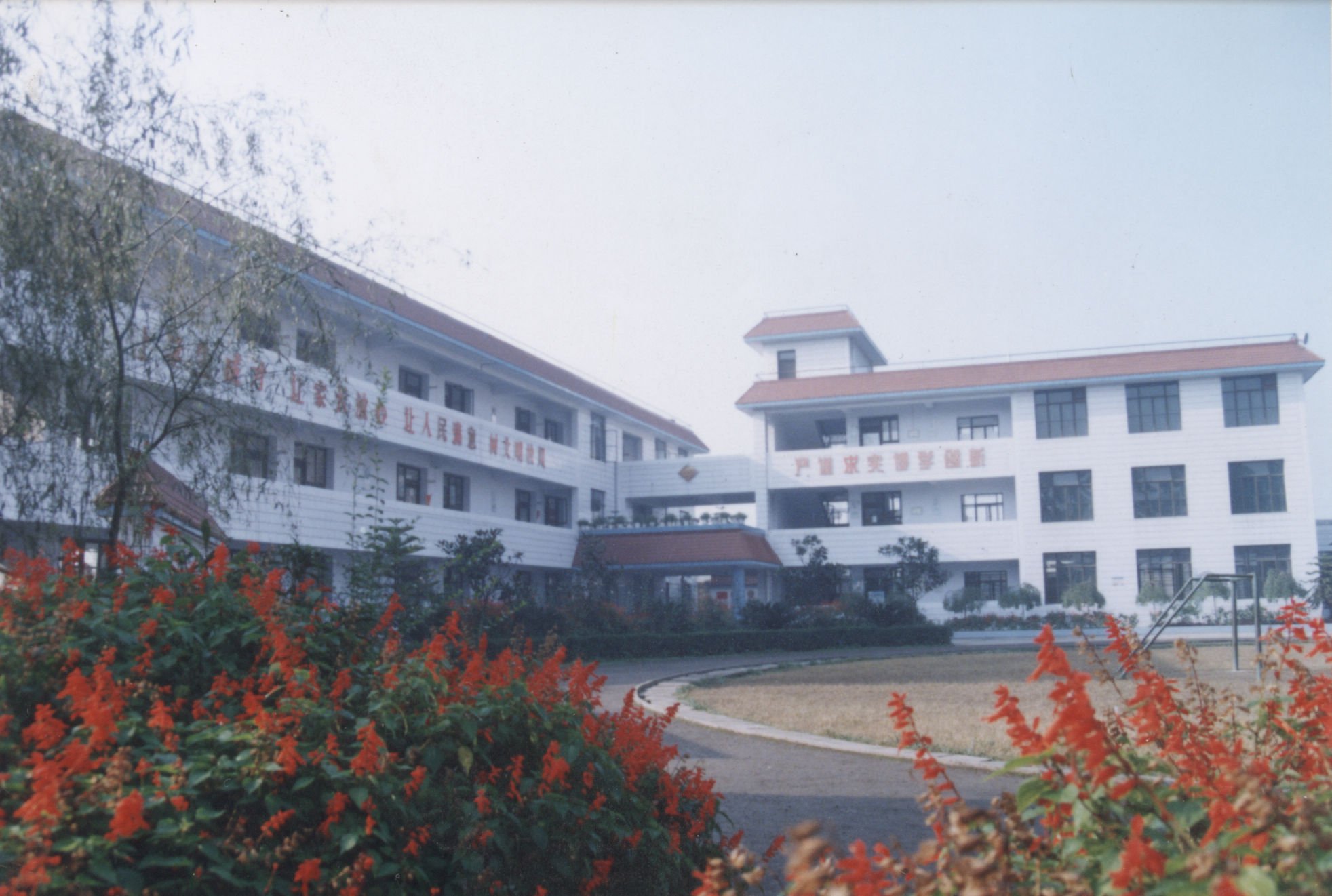 成都市龙盛小学图片