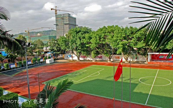 深圳市龙岗沙湾沙平北路110号学校介绍深圳龙岗南湾街道沙湾中学地处