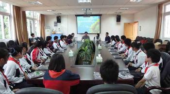 上海市凌桥中学图片