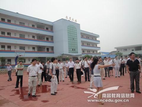 新建县溪霞初级中学图片