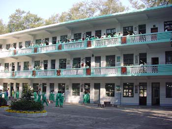 广州市第四十四中学图片