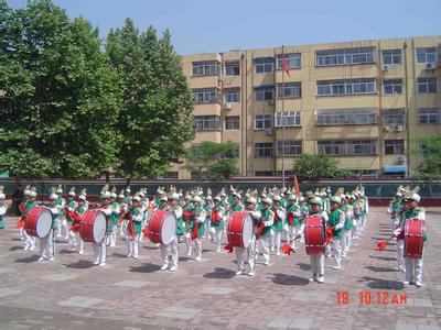 聊城市新区小学图片