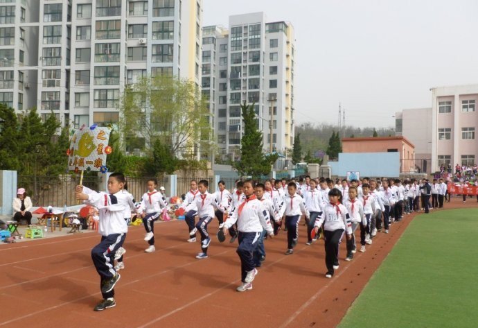 青岛市李沧区安国路小学图片