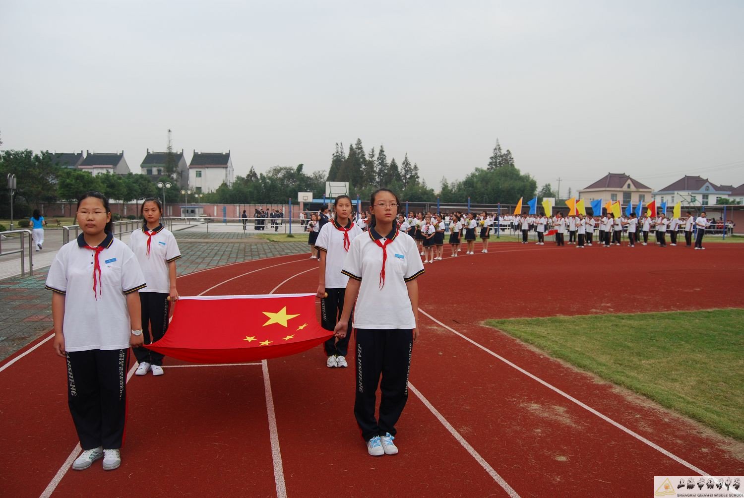 上海市钱圩中学图片