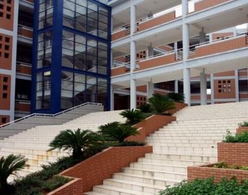 东莞中学松山湖学校图片