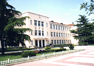 青岛第十六中学图片