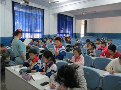 成都市华艺外国语学校图片