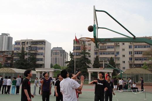 郑州第十六中学图片