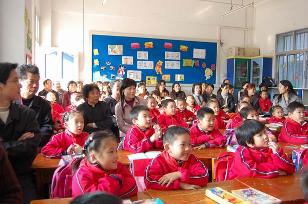 武汉市红钢城小学图片