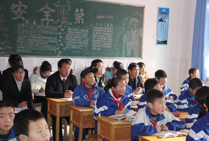 东棘坨镇李家店中心小学图片